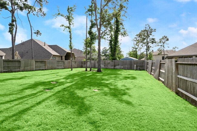 Building Photo - 16711 Arboleda Dr