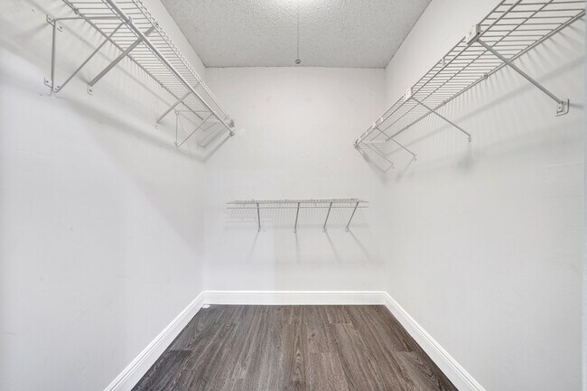 Building Photo - 516 Osprey Dr
