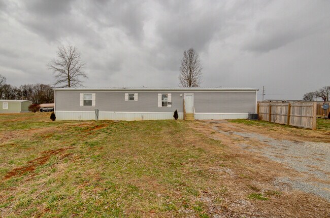 Building Photo - 295 Seays Rd