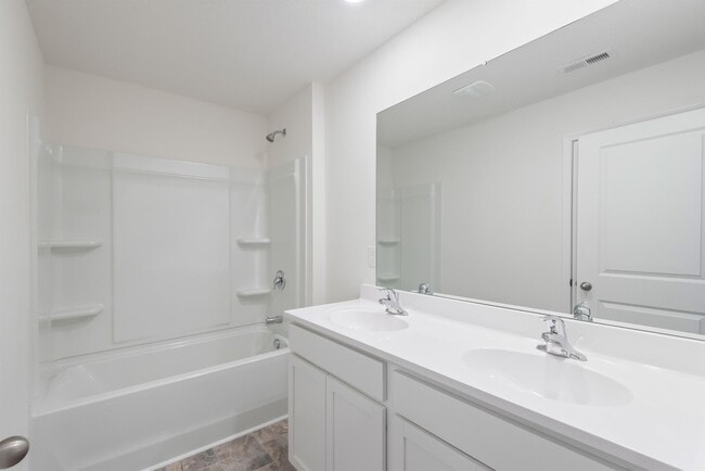 Building Photo - 104 Greystone Way