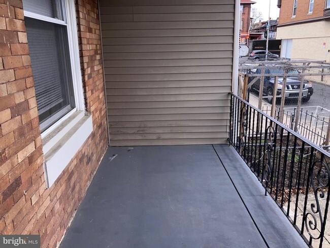 Building Photo - 5207 Hazel Ave