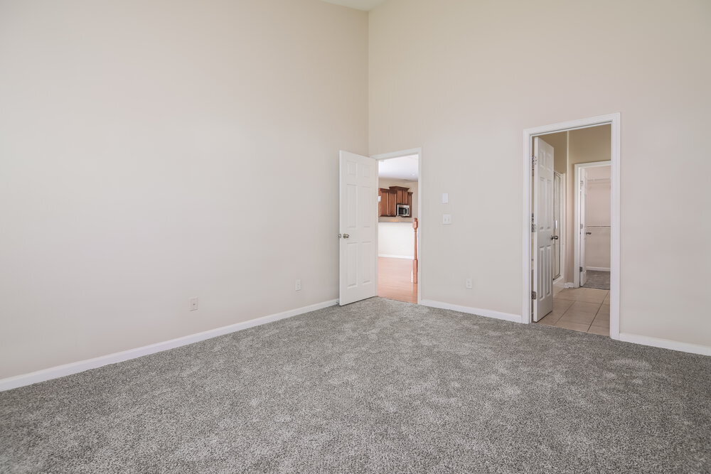 Building Photo - 731 Hunters Ridge Dr