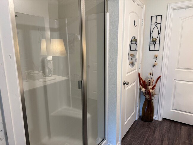 Building Photo - WEST SHERMAN 3/2/2 DESIRABLE AUSTIN LANDING NEIGHBORHOOD WITH COMMUNITY POOL!