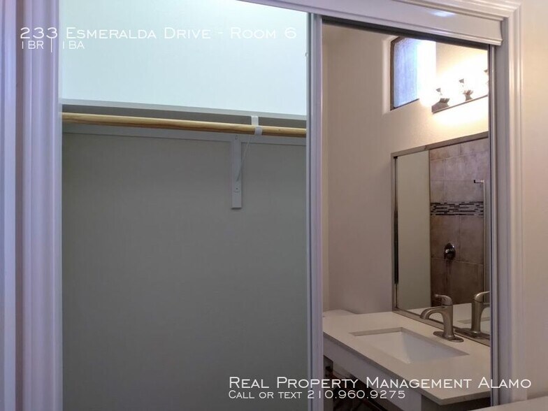 Building Photo - 233 Esmeralda Dr