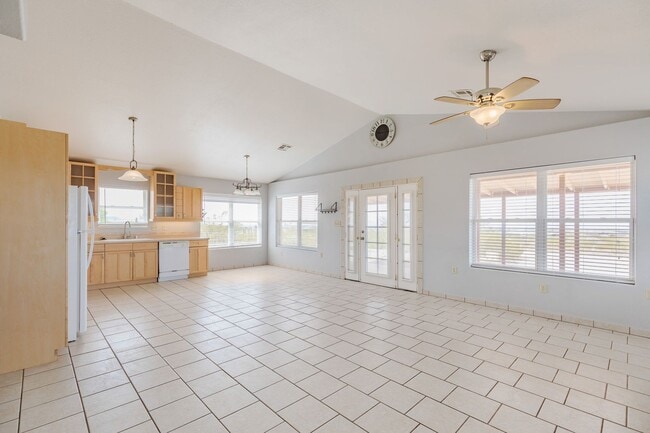 Building Photo - Home with Amazing Vews!
