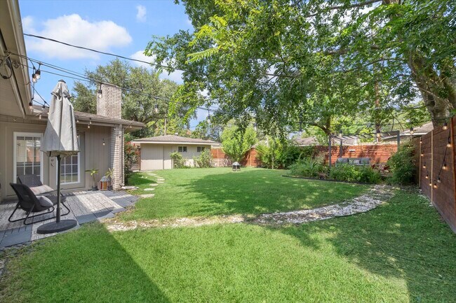 Building Photo - 7822 Braesview Ln