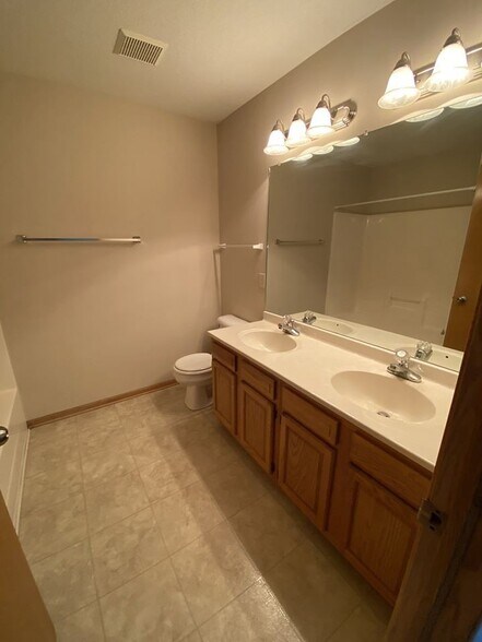 Building Photo - 9015 Telford Cir
