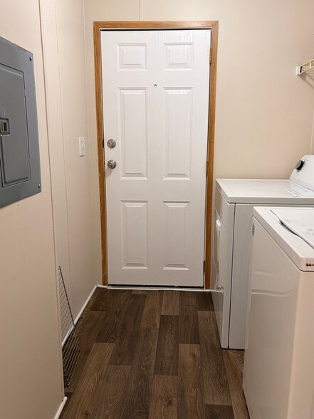 Building Photo - 261 Hunters Rill