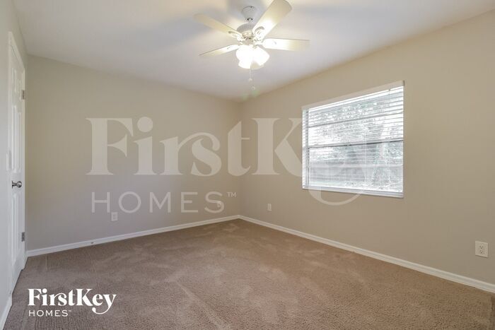 Building Photo - 7666 Glenmoor Ln