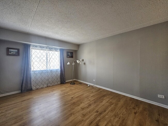 Building Photo - 475 Plum Creek Dr