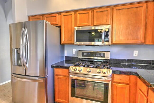 Building Photo - Rancho Sahuarita