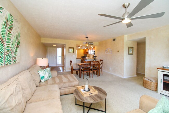 Building Photo - ** 2/2 CHARMING FURNISHED CONDO AT THE ISL...