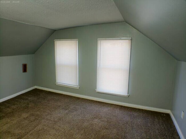 Building Photo - Charming 4-bedroom and 2 full baths home located in Independence, MO.