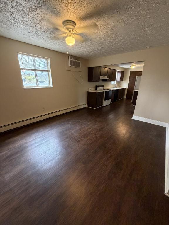 Building Photo - 21 Wayne St SE