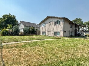 Building Photo - 2927 E Olympic Ave