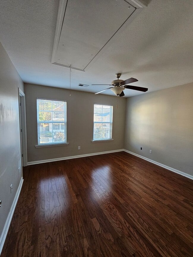Building Photo - 165 Canal Pl Cir