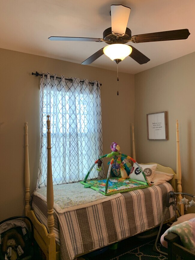 Building Photo - 3/2 IN HAMPTON CREEK SUBDIVISION- AVAILABLE SEPTEMBER 1, 2026