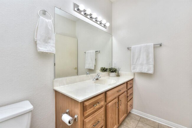 Building Photo - 508 Texas Dr