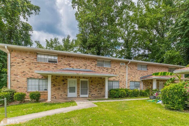 Building Photo - 990 Sexton Dr
