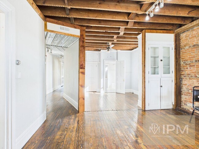 Building Photo - 219 S Union St