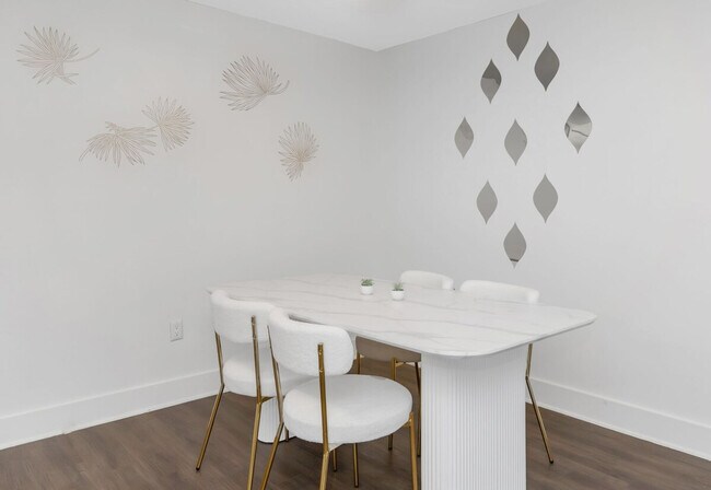 Building Photo - 4301 W Cleveland St