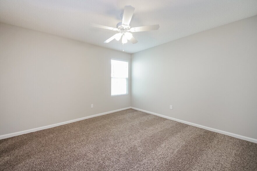 Building Photo - 931 Glendale Ln