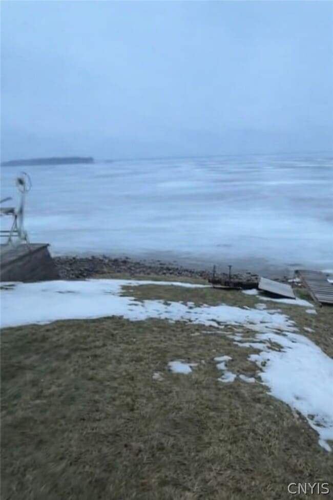 Building Photo - 6996 Lakeshore Rd