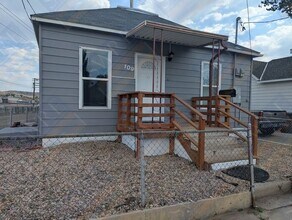 Building Photo - Available now! View Today by calling Rentl...
