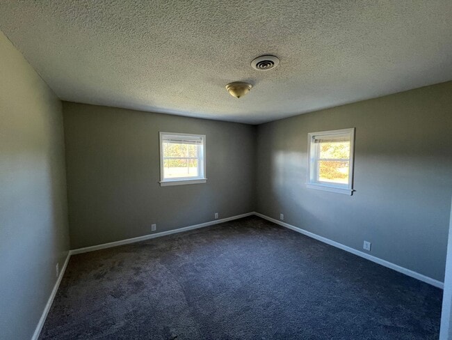 Building Photo - House for rent