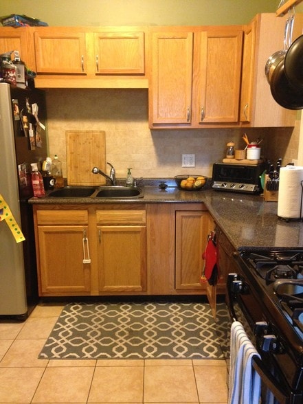 Updated kitchen - 2710 W Giddings St