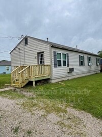 Building Photo - 8185 Center Dr