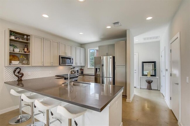 Building Photo - 3108 Aldwyche Dr