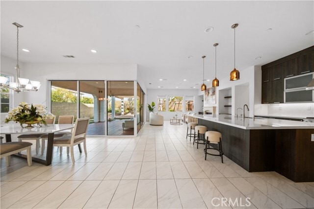 Building Photo - 204 Radial