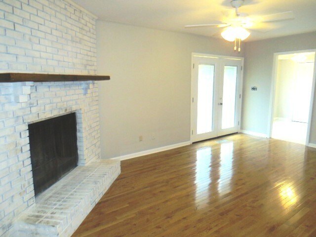 Building Photo - Updated Spacious 3 BR/ 2 BA home in Bluff Park