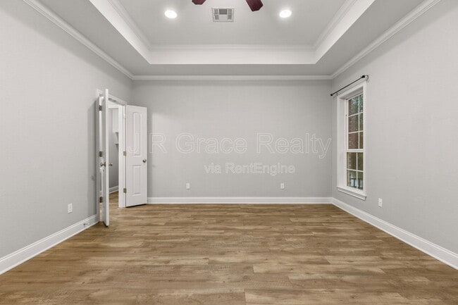 Building Photo - 19 N Shore Cir