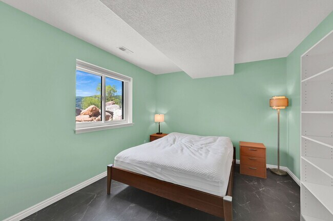 Building Photo - 5108 E Wolf Rdg Cir