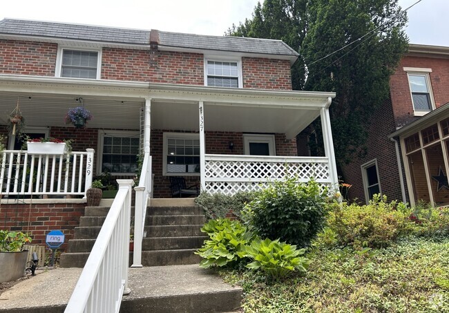 Building Photo - 327 N Orange St