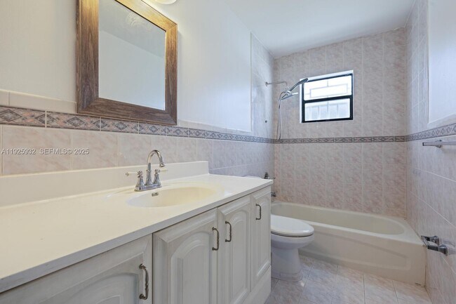 Building Photo - 9098 NW 114th St