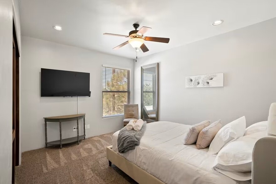 Building Photo - 2409 Rice Ave NW