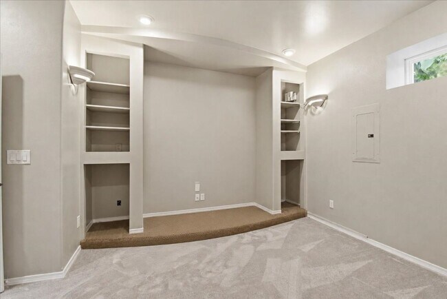 Building Photo - 5Bd/4Ba Marysville Home