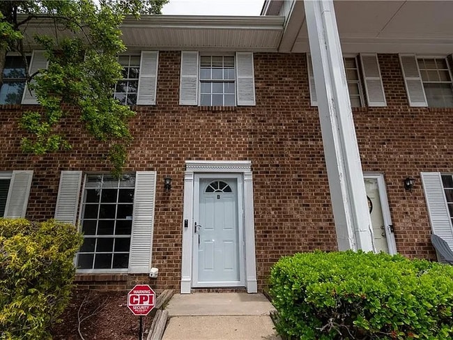 Primary Photo - 1311 W Meadowview Rd