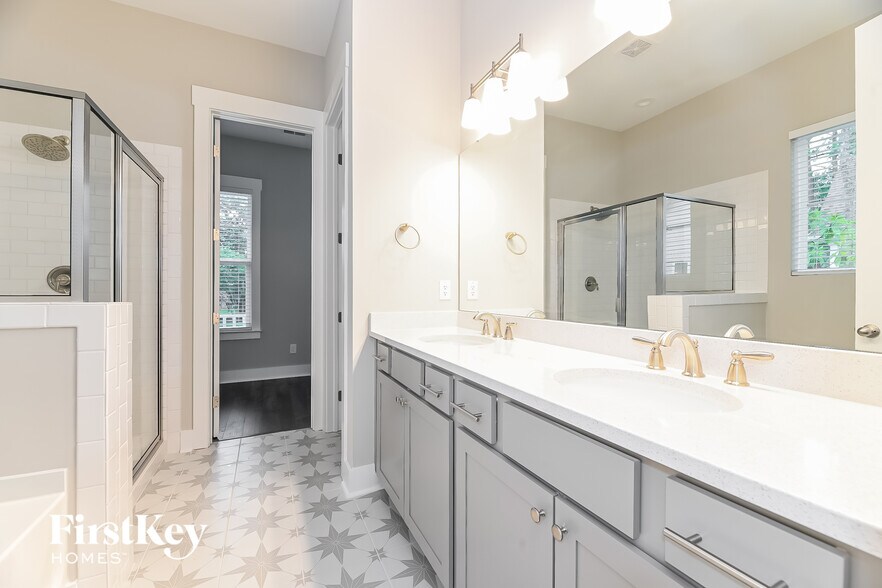 Building Photo - 114 Pecan Dr