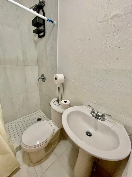 Building Photo - 30008 SW 159th Dr
