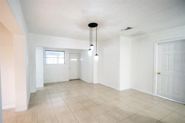 Building Photo - 2317 Harris St