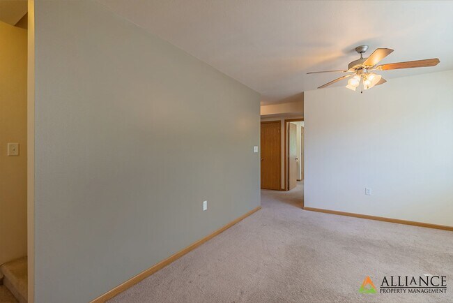 Building Photo - Vattier St. 928-30