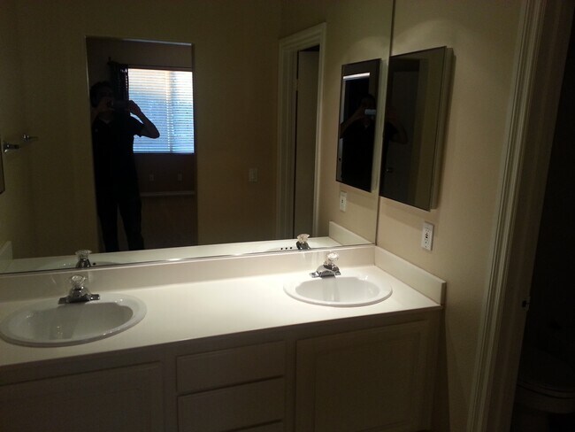 Building Photo - 4130 Via Candidiz