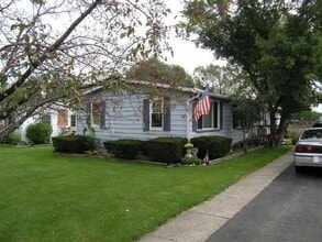 Building Photo - 121 Beals St