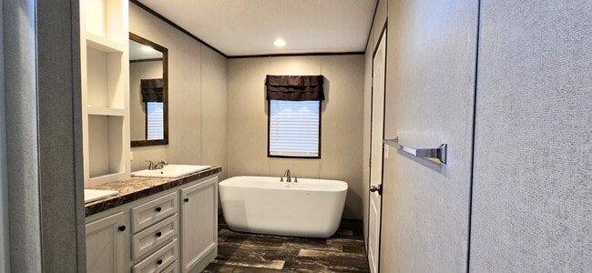 Building Photo - 69 Benedict Dr