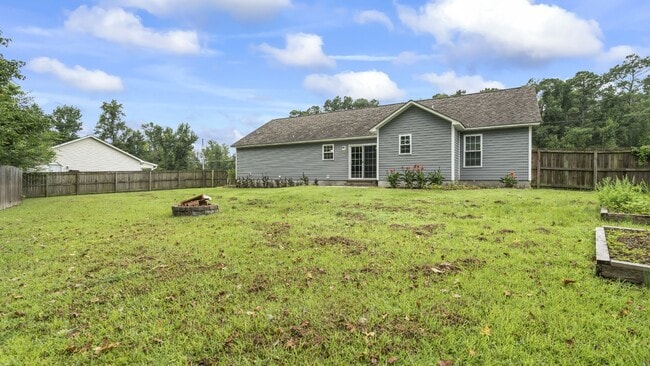 Building Photo - Zacks Ridge