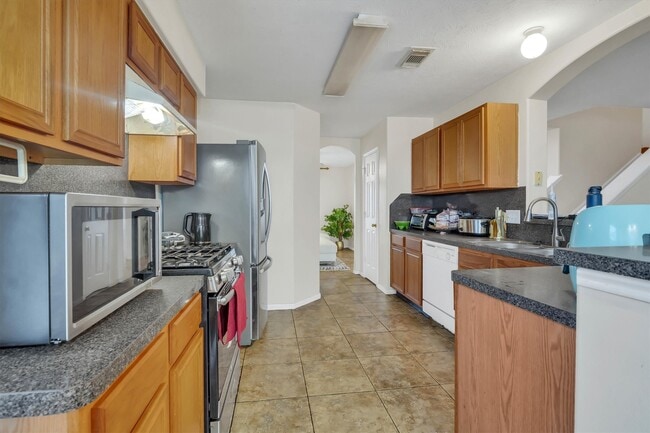 Building Photo - 14130 Magnus Ln